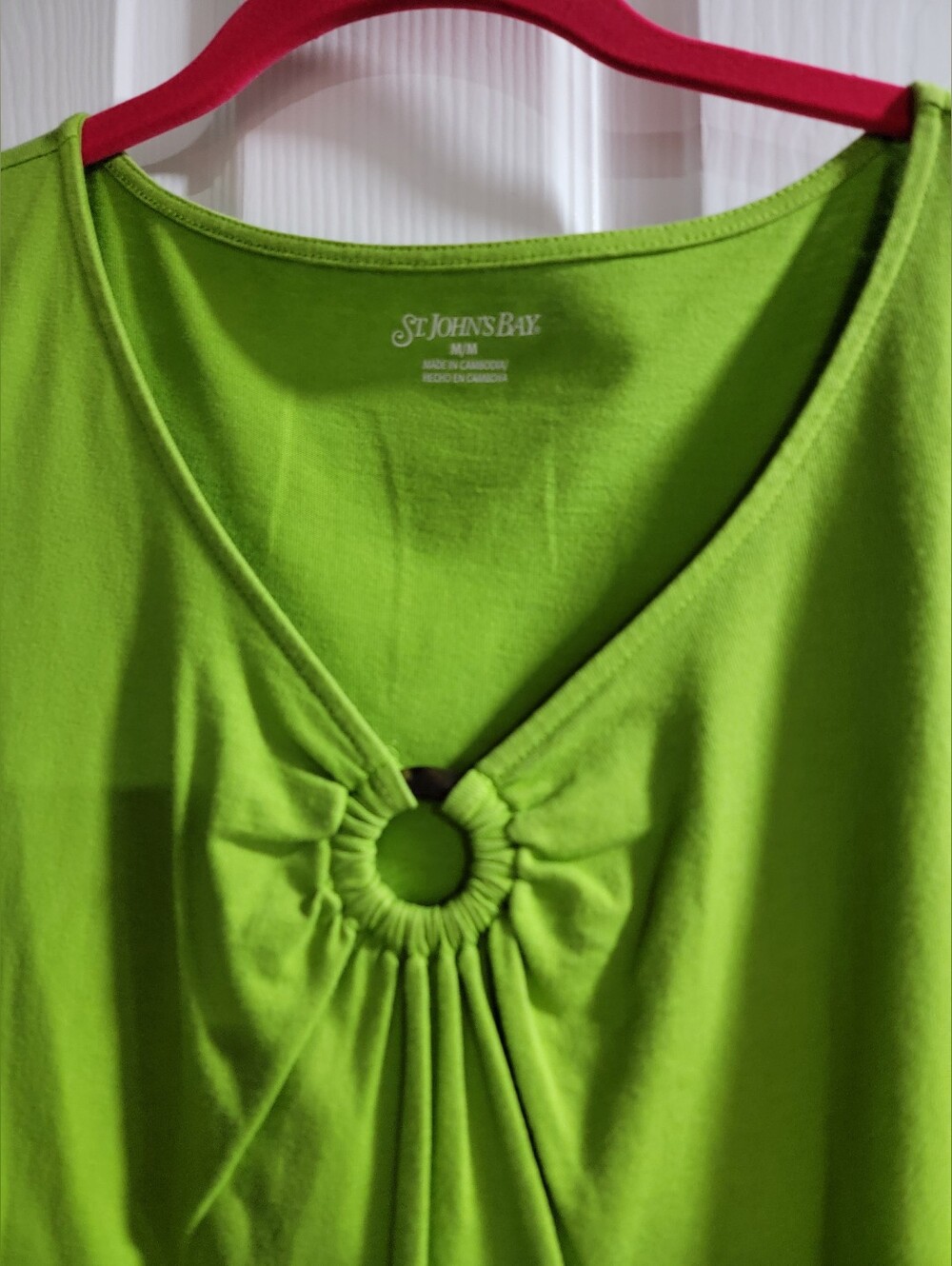 CLOSET CLEANOUT-Lot of 4 Women's Short Sleeve Tops- size Mediums- great shape - Picture 12 of 12